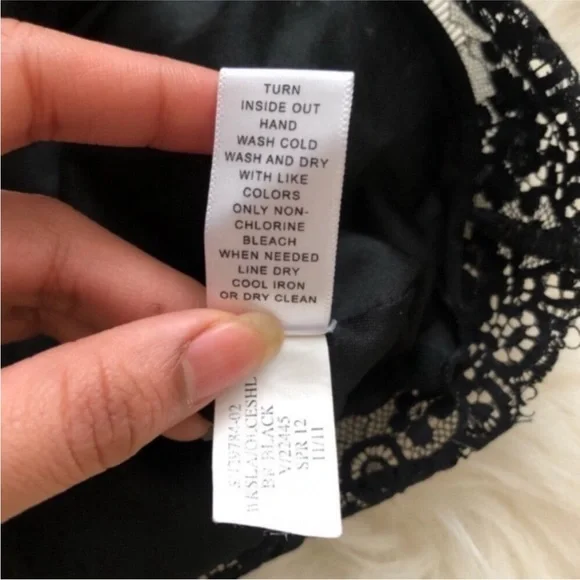 Banana Republic Lace Tank - Picture 5 of 6